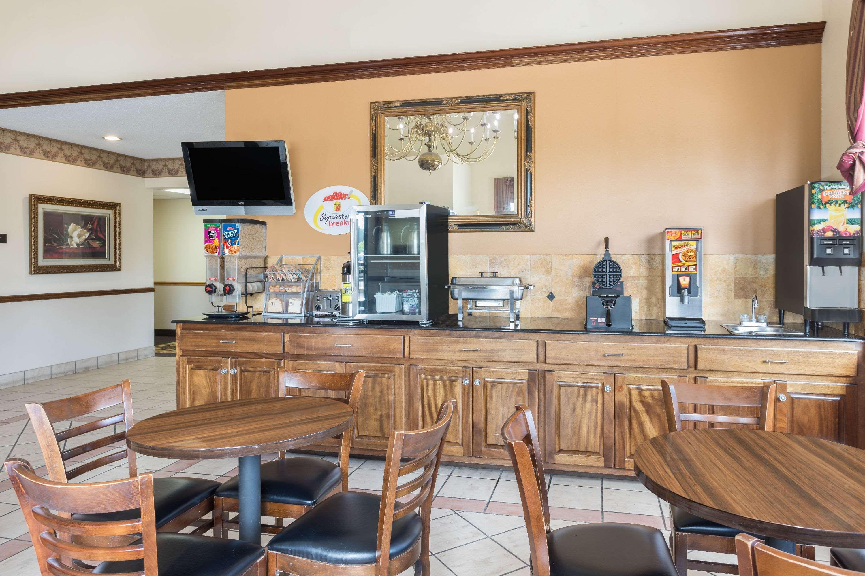 Super 8 By Wyndham Duson Lafayette West Area Motel Buitenkant foto