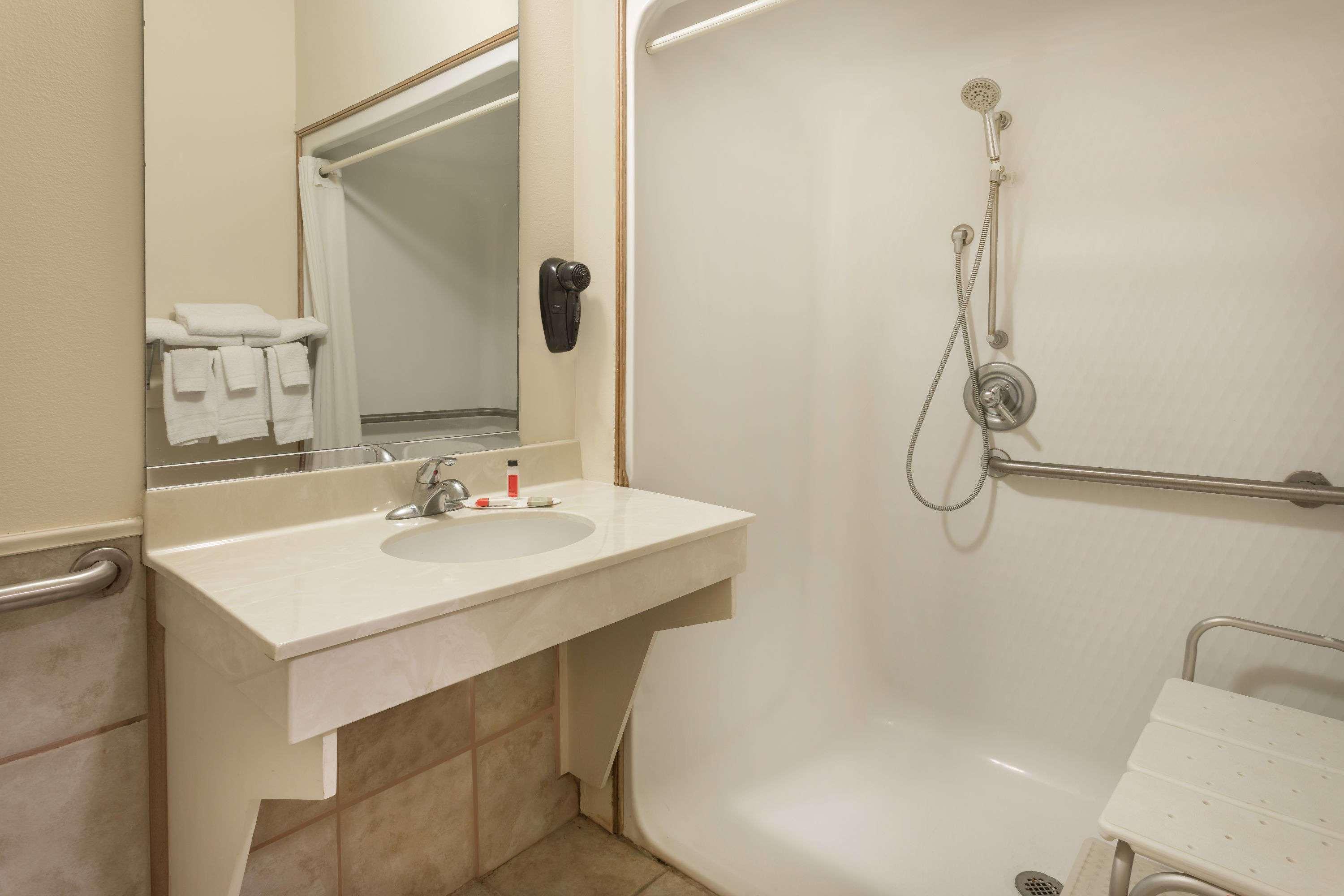 Super 8 By Wyndham Duson Lafayette West Area Motel Buitenkant foto