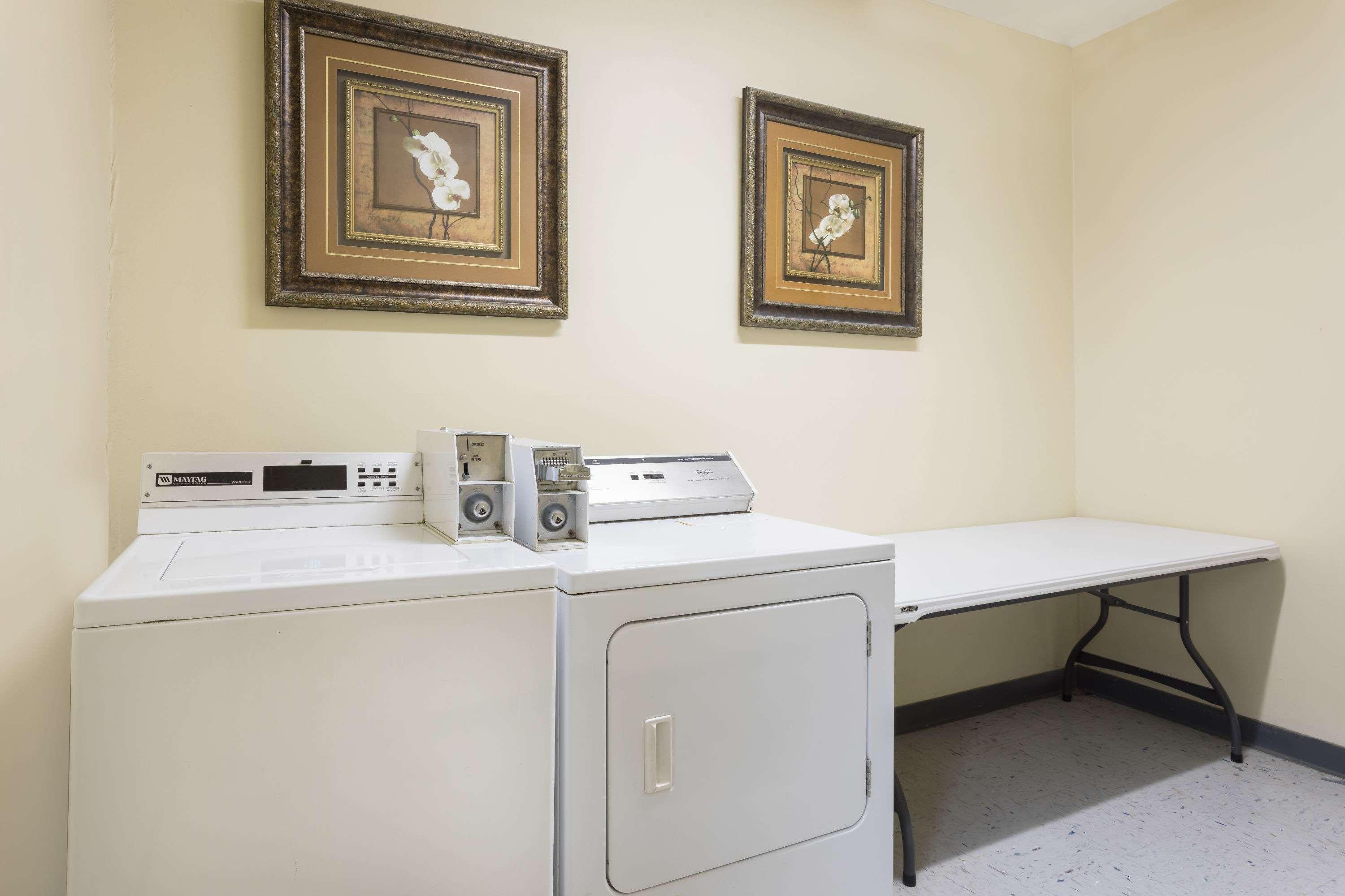 Super 8 By Wyndham Duson Lafayette West Area Motel Buitenkant foto